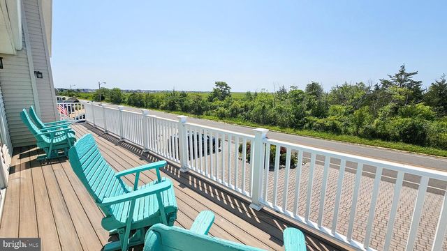 702 NEWELL AVE, Manahawkin, NJ 08050