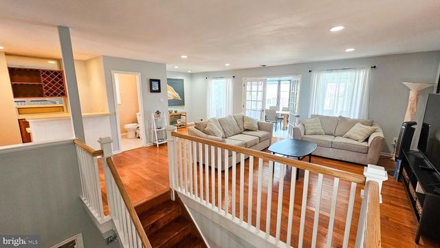 702 NEWELL AVE, Manahawkin, NJ 08050