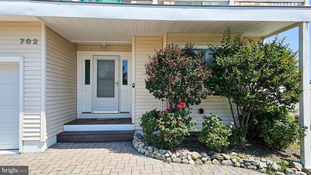 702 NEWELL AVE, Manahawkin, NJ 08050