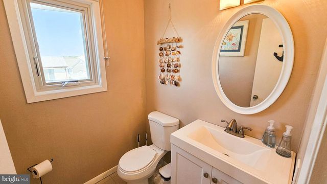 702 NEWELL AVE, Manahawkin, NJ 08050
