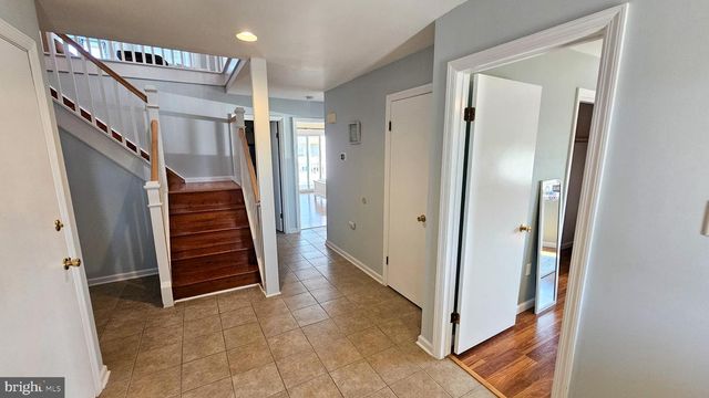 702 NEWELL AVE, Manahawkin, NJ 08050