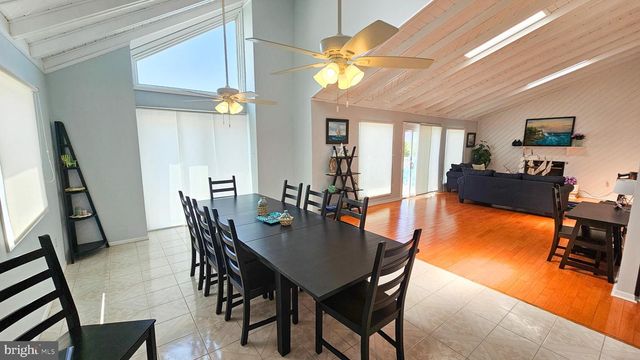 702 NEWELL AVE, Manahawkin, NJ 08050