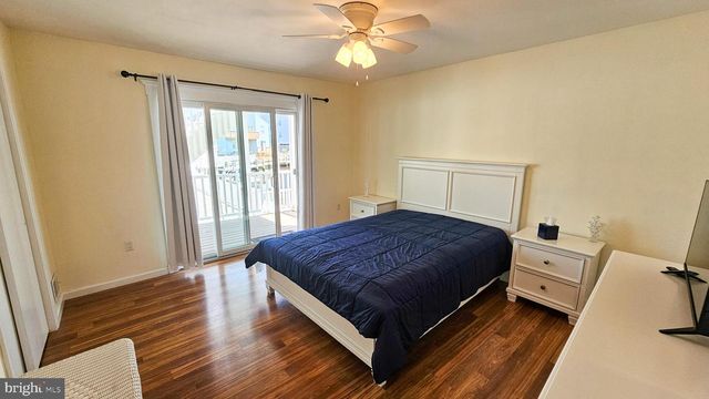 702 NEWELL AVE, Manahawkin, NJ 08050