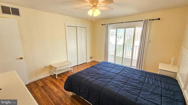 702 NEWELL AVE, Manahawkin, NJ 08050
