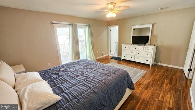 702 NEWELL AVE, Manahawkin, NJ 08050