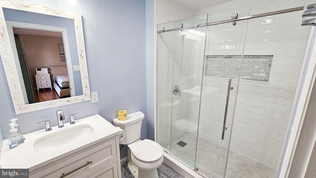 702 NEWELL AVE, Manahawkin, NJ 08050