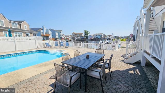 702 NEWELL AVE, Manahawkin, NJ 08050