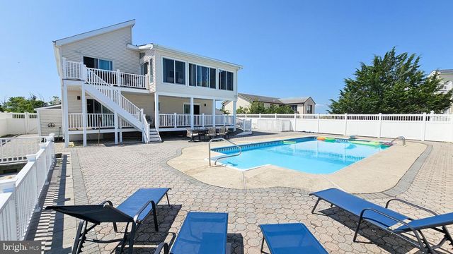 702 NEWELL AVE, Manahawkin, NJ 08050