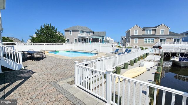 702 NEWELL AVE, Manahawkin, NJ 08050
