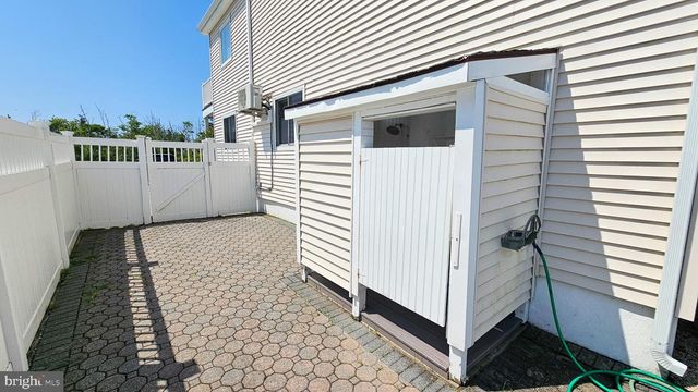 702 NEWELL AVE, Manahawkin, NJ 08050