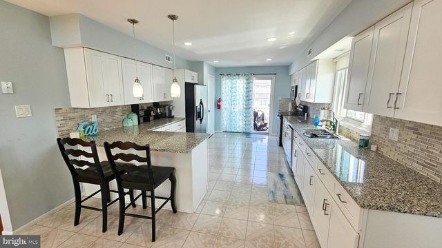 702 NEWELL AVE, Manahawkin, NJ 08050