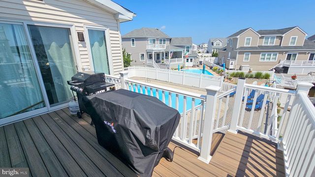 702 NEWELL AVE, Manahawkin, NJ 08050