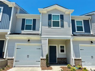 4212 Summit Woods Drive, Charlotte, NC 28216