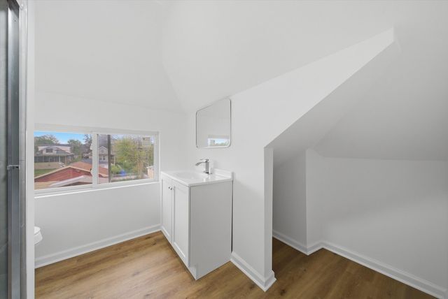 8533 S Rhodes Avenue, Chicago, IL 60619