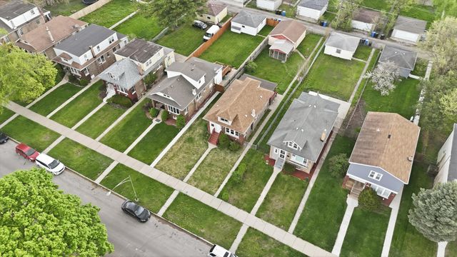 8533 S Rhodes Avenue, Chicago, IL 60619