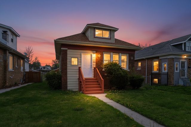 8533 S Rhodes Avenue, Chicago, IL 60619