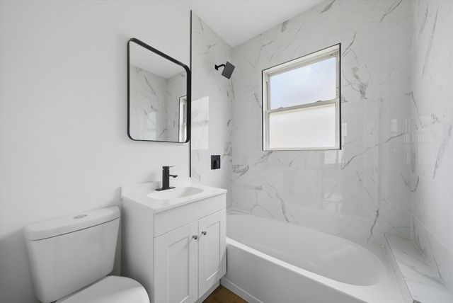 8533 S Rhodes Avenue, Chicago, IL 60619