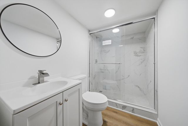 8533 S Rhodes Avenue, Chicago, IL 60619