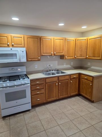 52 Jarvis Street, Windsor, VT 05089