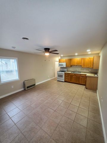 52 Jarvis Street, Windsor, VT 05089