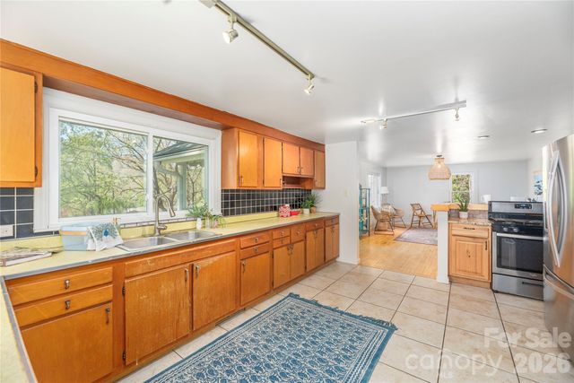 35 Grey Rock Valley, Black Mountain, NC 28711