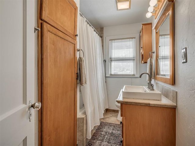 2201 N Gatewood Avenue, Oklahoma City, OK 73106