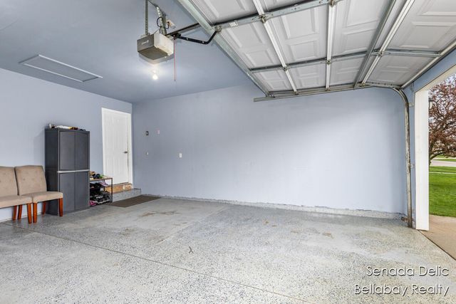 7121 Shady Knoll Drive SE, Caledonia, MI 49316