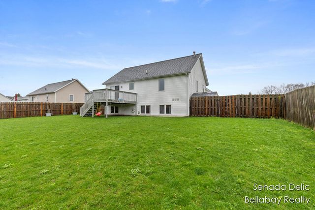 7121 Shady Knoll Drive SE, Caledonia, MI 49316
