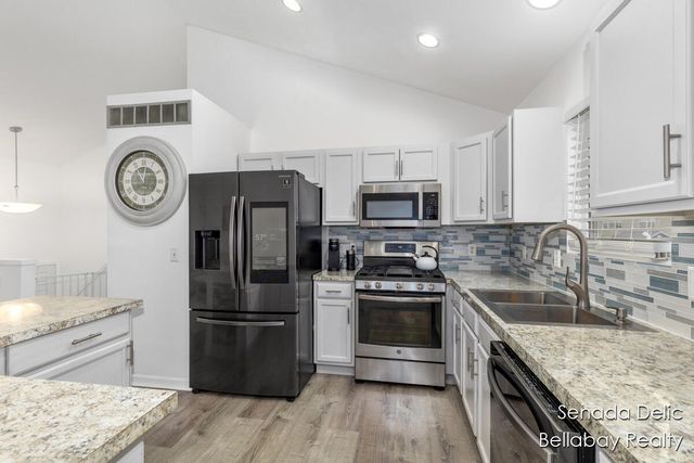 7121 Shady Knoll Drive SE, Caledonia, MI 49316