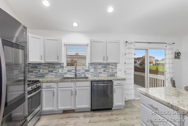 7121 Shady Knoll Drive SE, Caledonia, MI 49316
