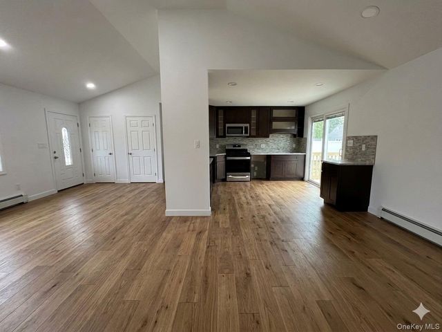 354 Easton Street, Ronkonkoma, NY 11779