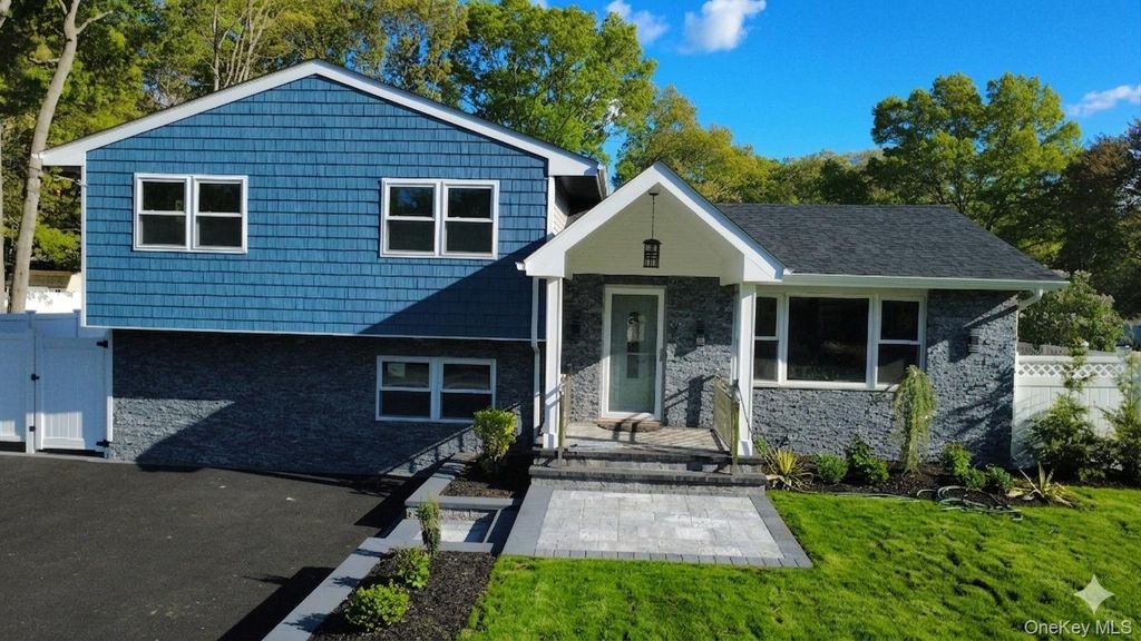 354 Easton Street, Ronkonkoma, NY 11779