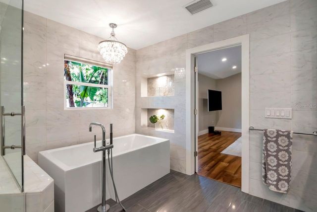 4715 W SAN JOSE STREET, Tampa, FL 33629