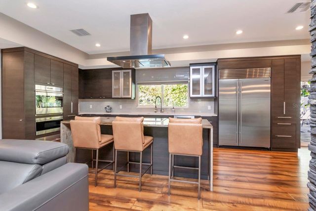 4715 W SAN JOSE STREET, Tampa, FL 33629