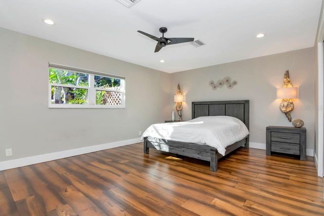 4715 W SAN JOSE STREET, Tampa, FL 33629