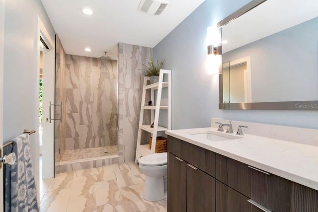 4715 W SAN JOSE STREET, Tampa, FL 33629