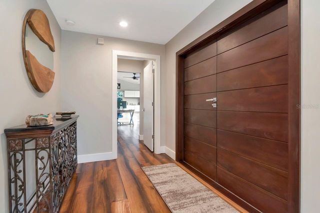 4715 W SAN JOSE STREET, Tampa, FL 33629