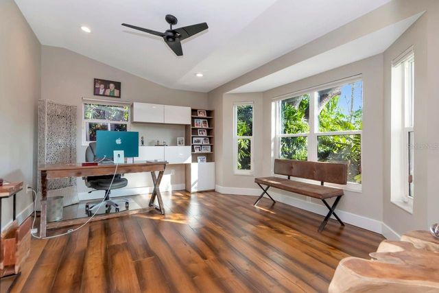 4715 W SAN JOSE STREET, Tampa, FL 33629