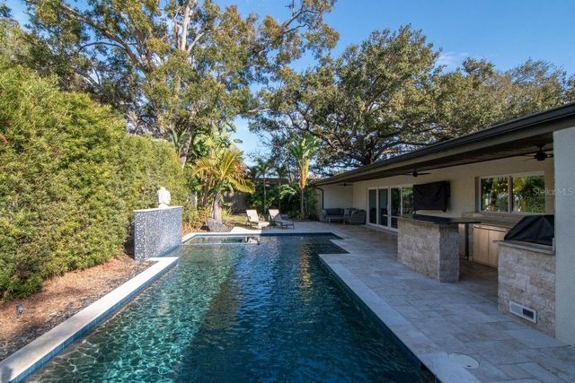 4715 W SAN JOSE STREET, Tampa, FL 33629