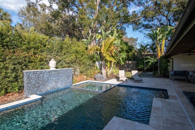 4715 W SAN JOSE STREET, Tampa, FL 33629