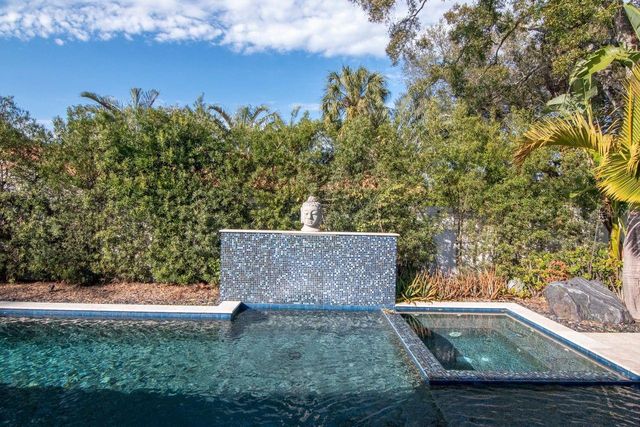 4715 W SAN JOSE STREET, Tampa, FL 33629