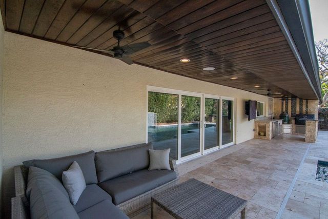 4715 W SAN JOSE STREET, Tampa, FL 33629