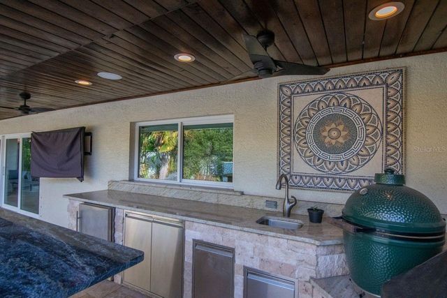 4715 W SAN JOSE STREET, Tampa, FL 33629