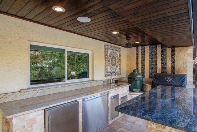 4715 W SAN JOSE STREET, Tampa, FL 33629