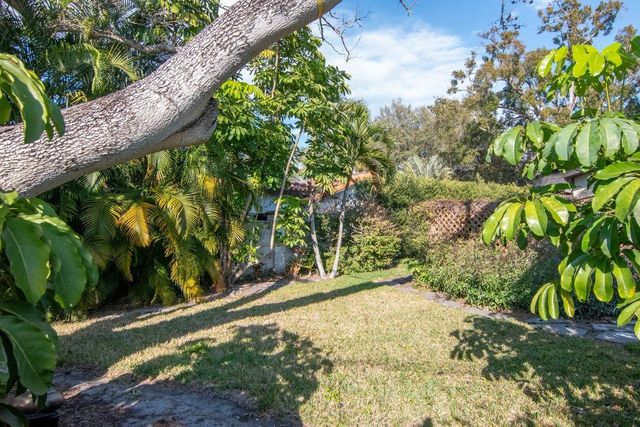 4715 W SAN JOSE STREET, Tampa, FL 33629