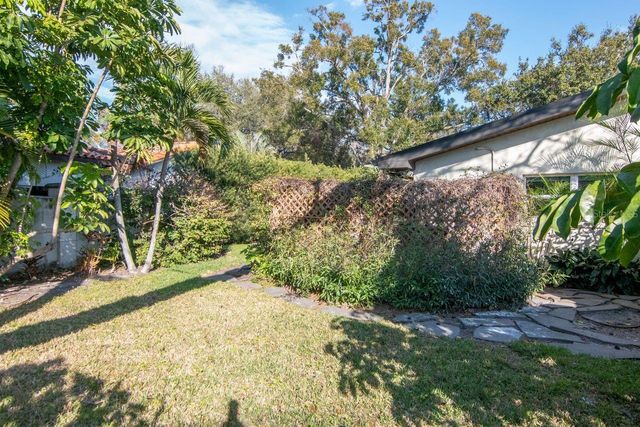 4715 W SAN JOSE STREET, Tampa, FL 33629