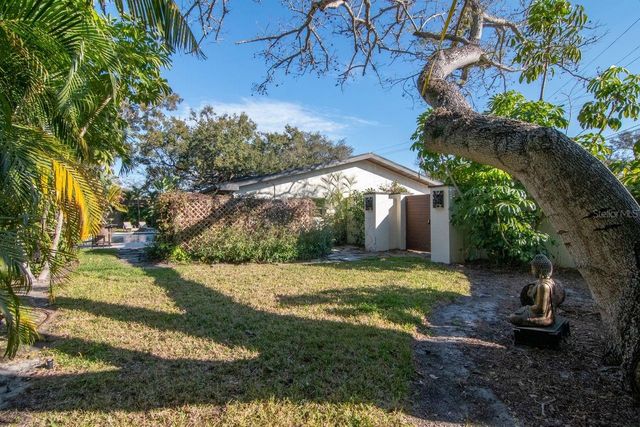 4715 W SAN JOSE STREET, Tampa, FL 33629