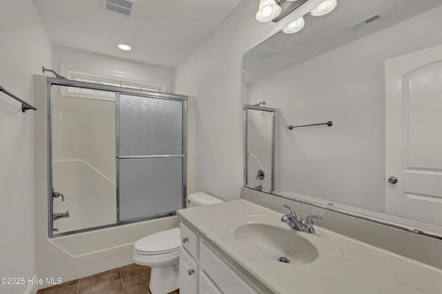 5135 Somersett Lane, Wilmington, NC 28409