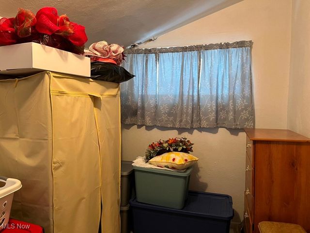 918 Second Avenue, New Cumberland, WV 26047