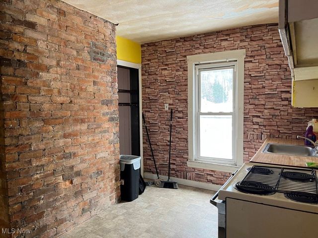 918 Second Avenue, New Cumberland, WV 26047